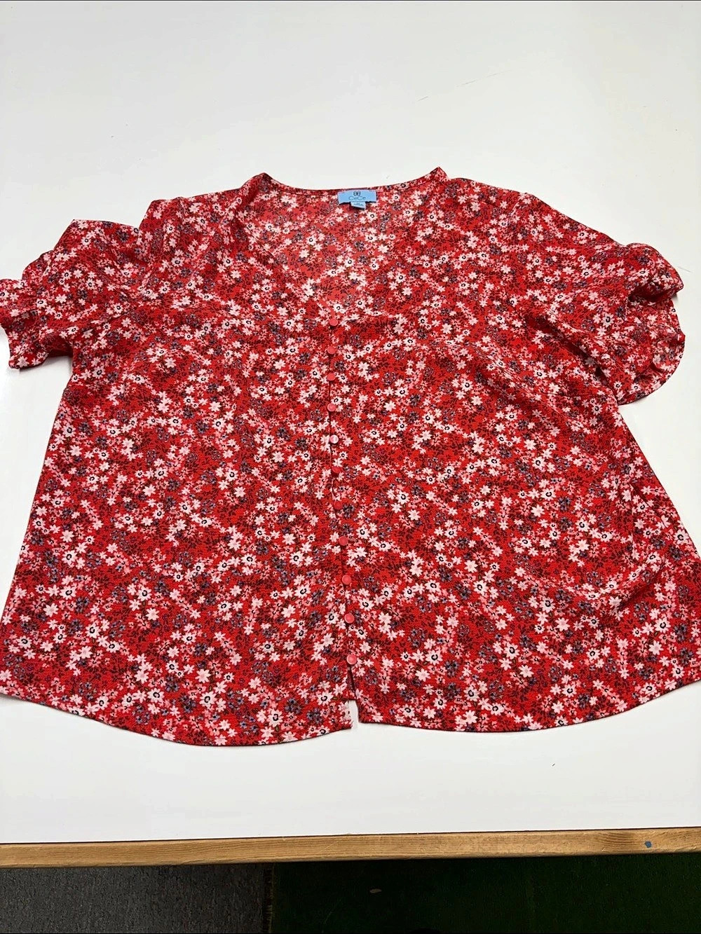CeCe Floral Blouse in Red & White Size 2X Like New